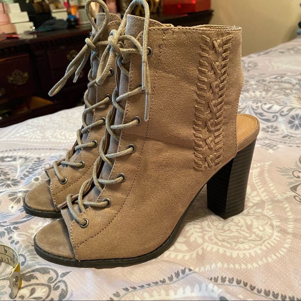 Suede Booties🤎